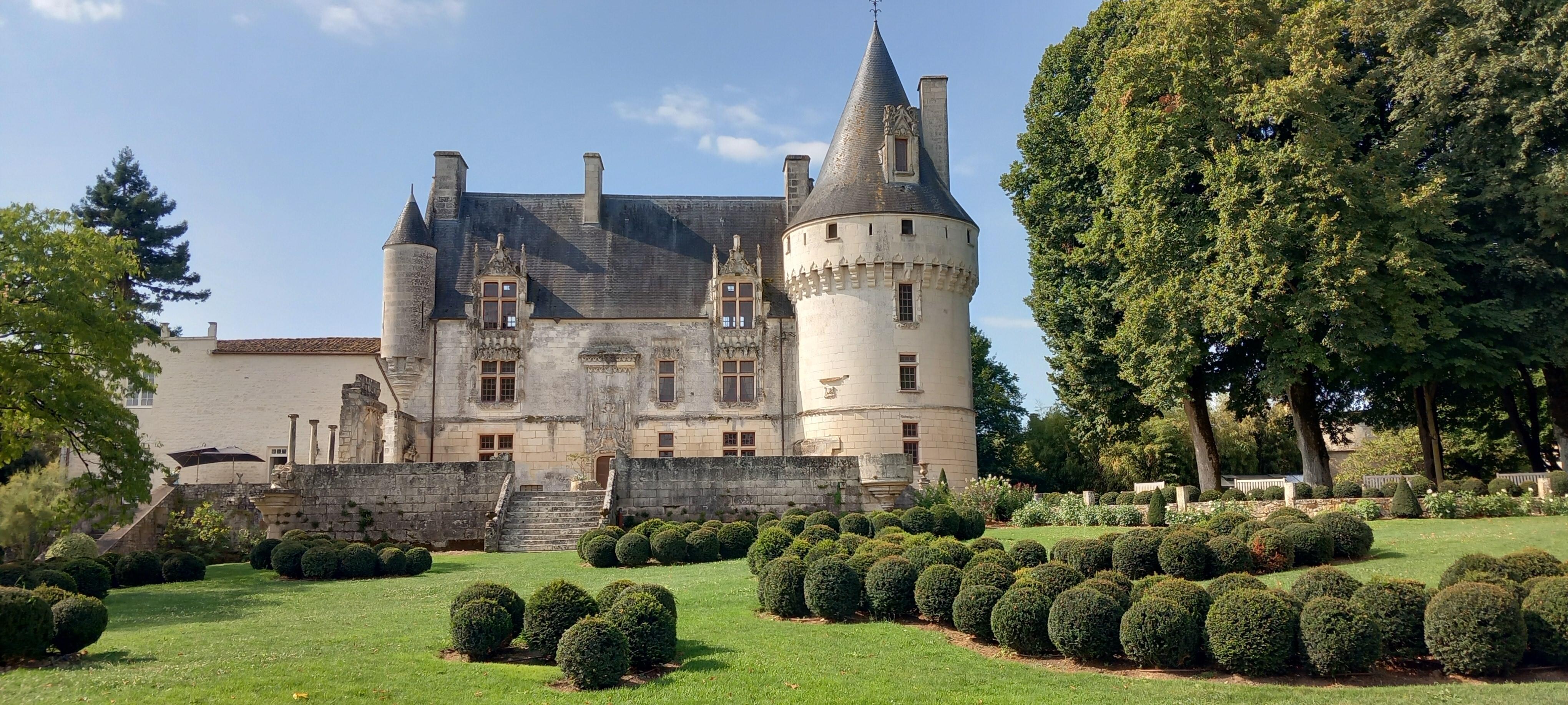 Château crazanne 
Très jolie 
