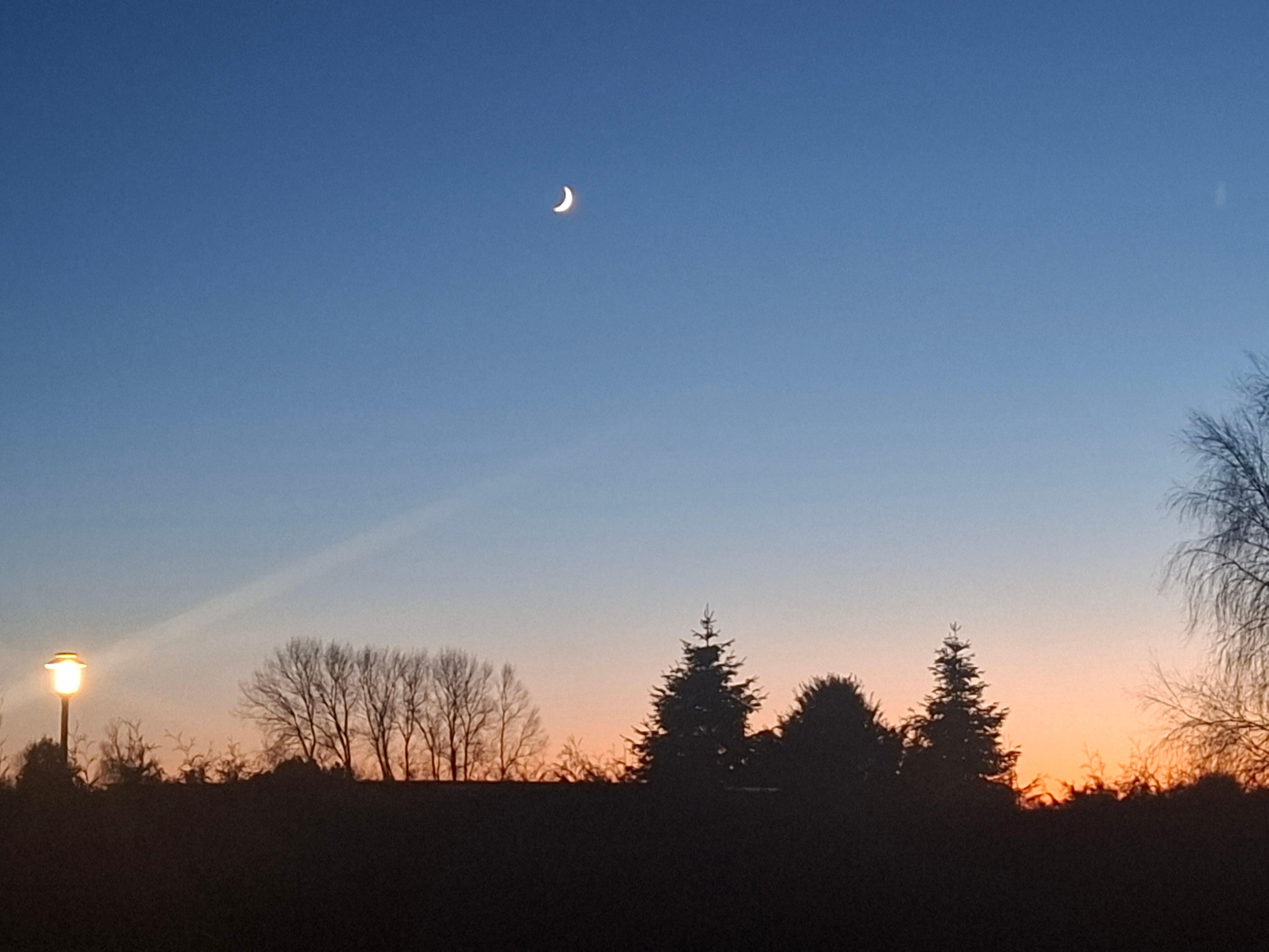 Winterabend mit Blick von der Terassentür