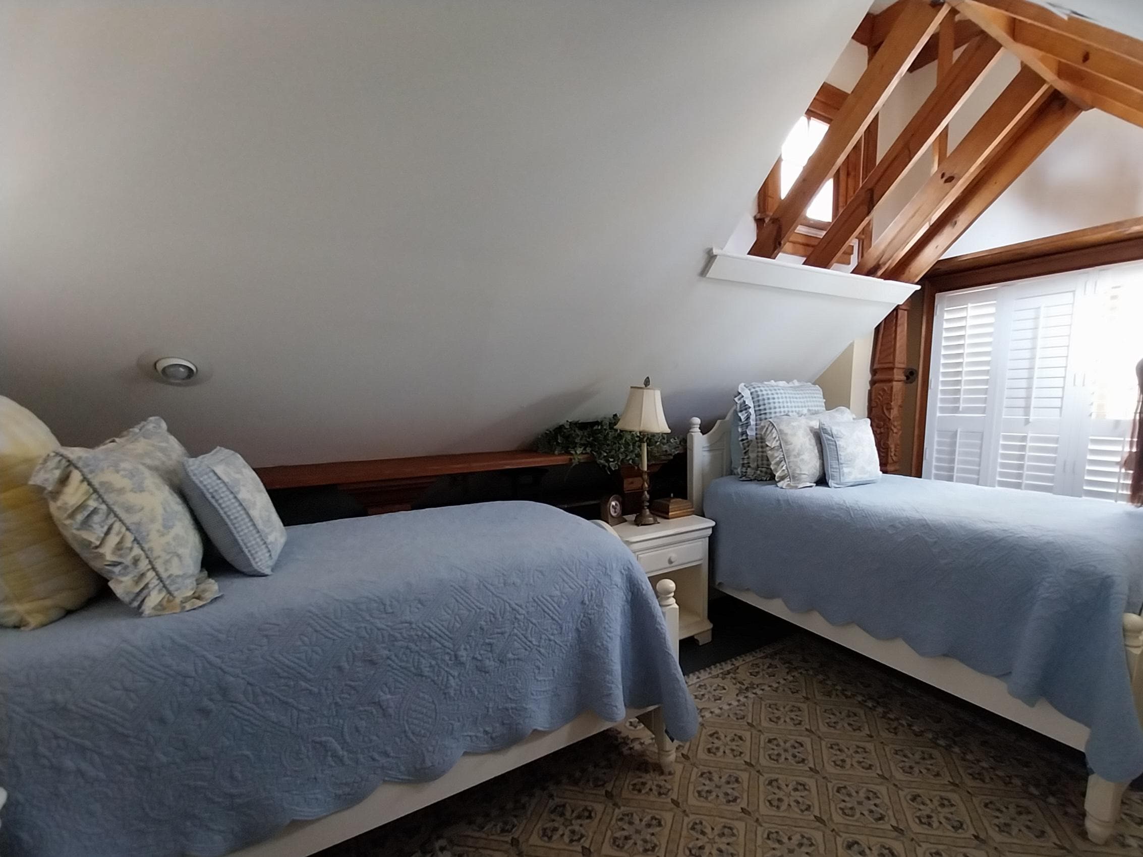 Upstairs, loft bedroom 