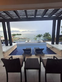 My walkin pool