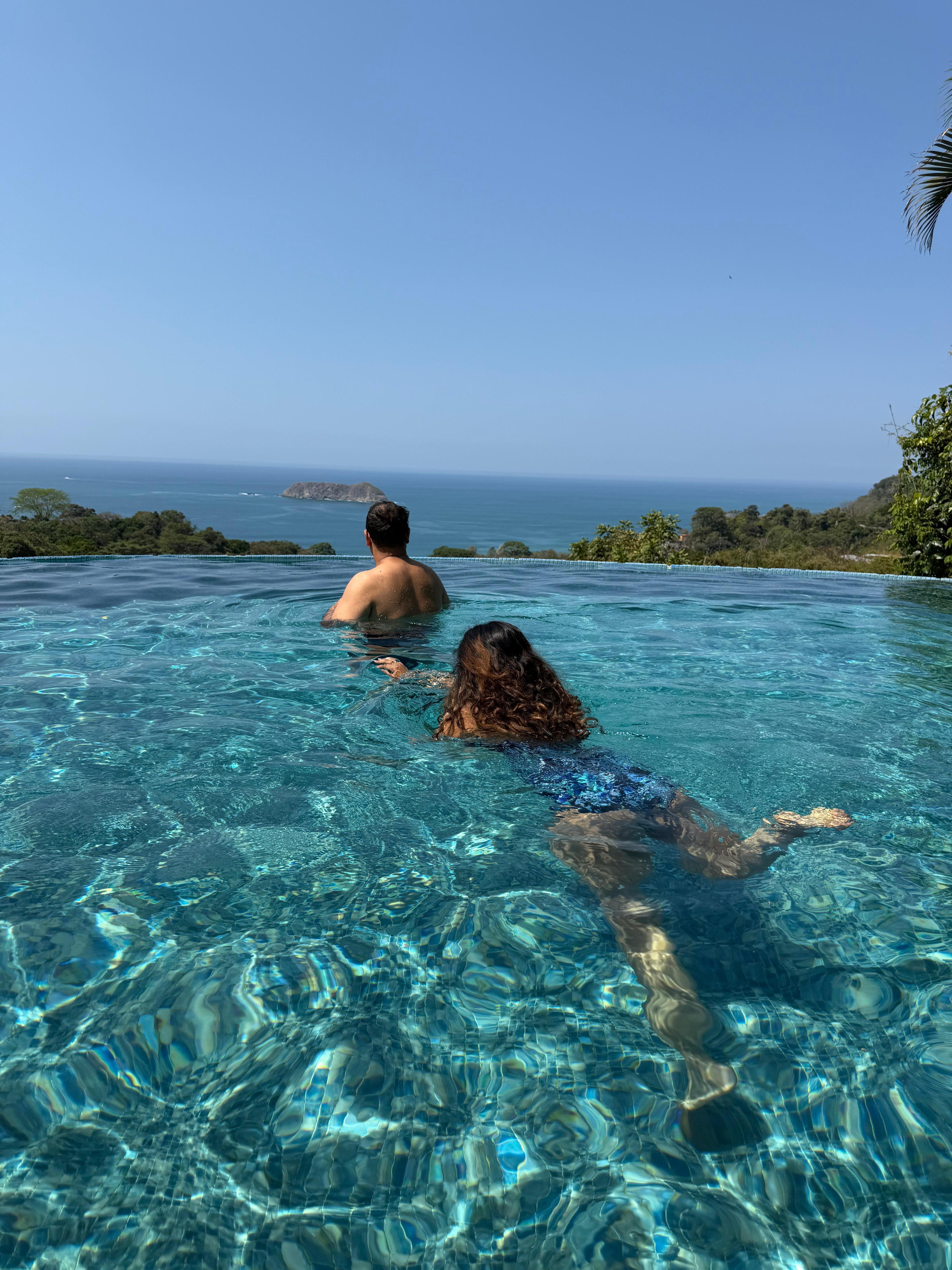 The pool is very cozy 