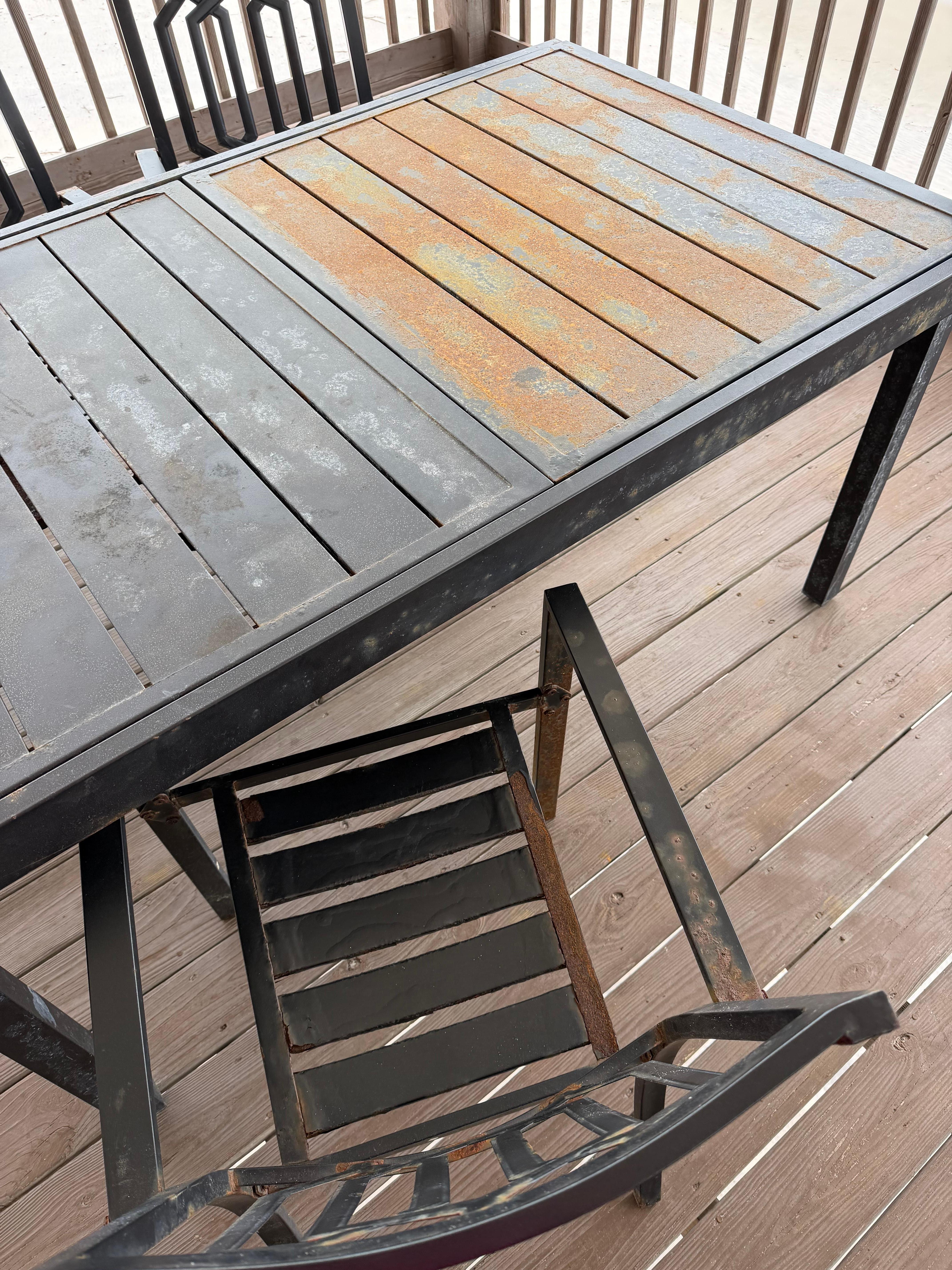 Rusty table & chair