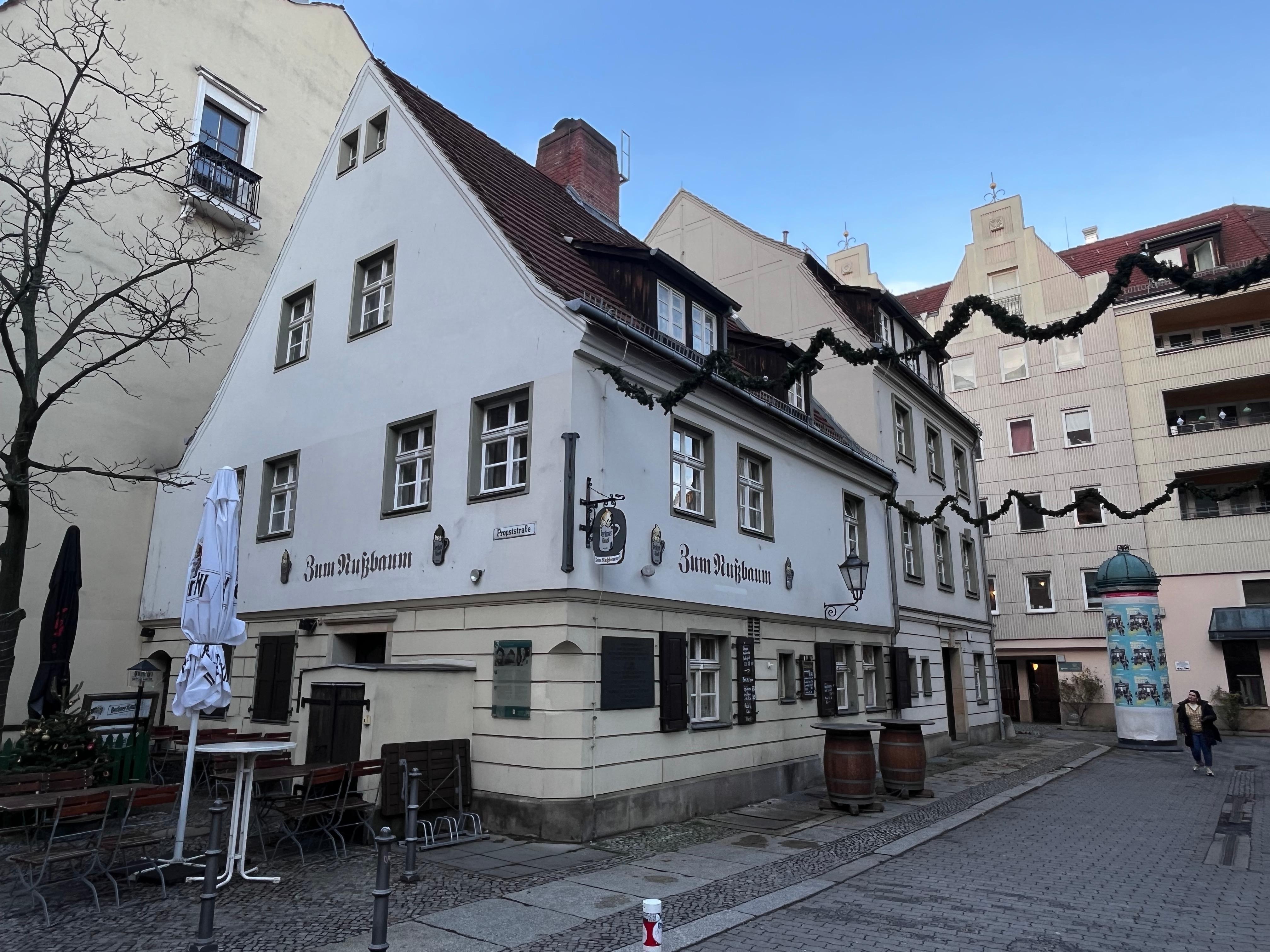 Brauhaus/pub wthin 100 yards