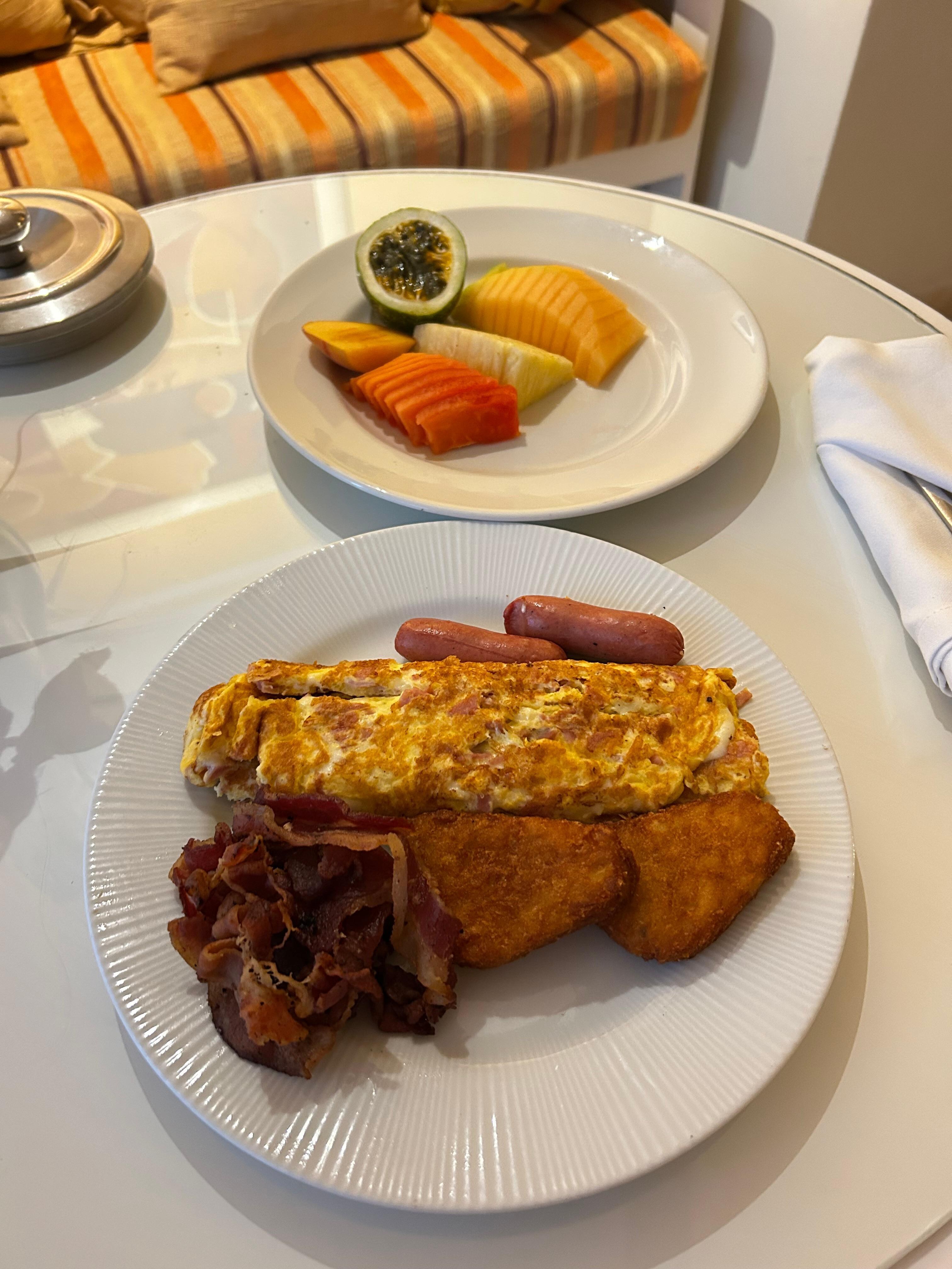 Breakfast room service 