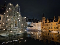 Het witte gebouw, Duc de Bourgogne.