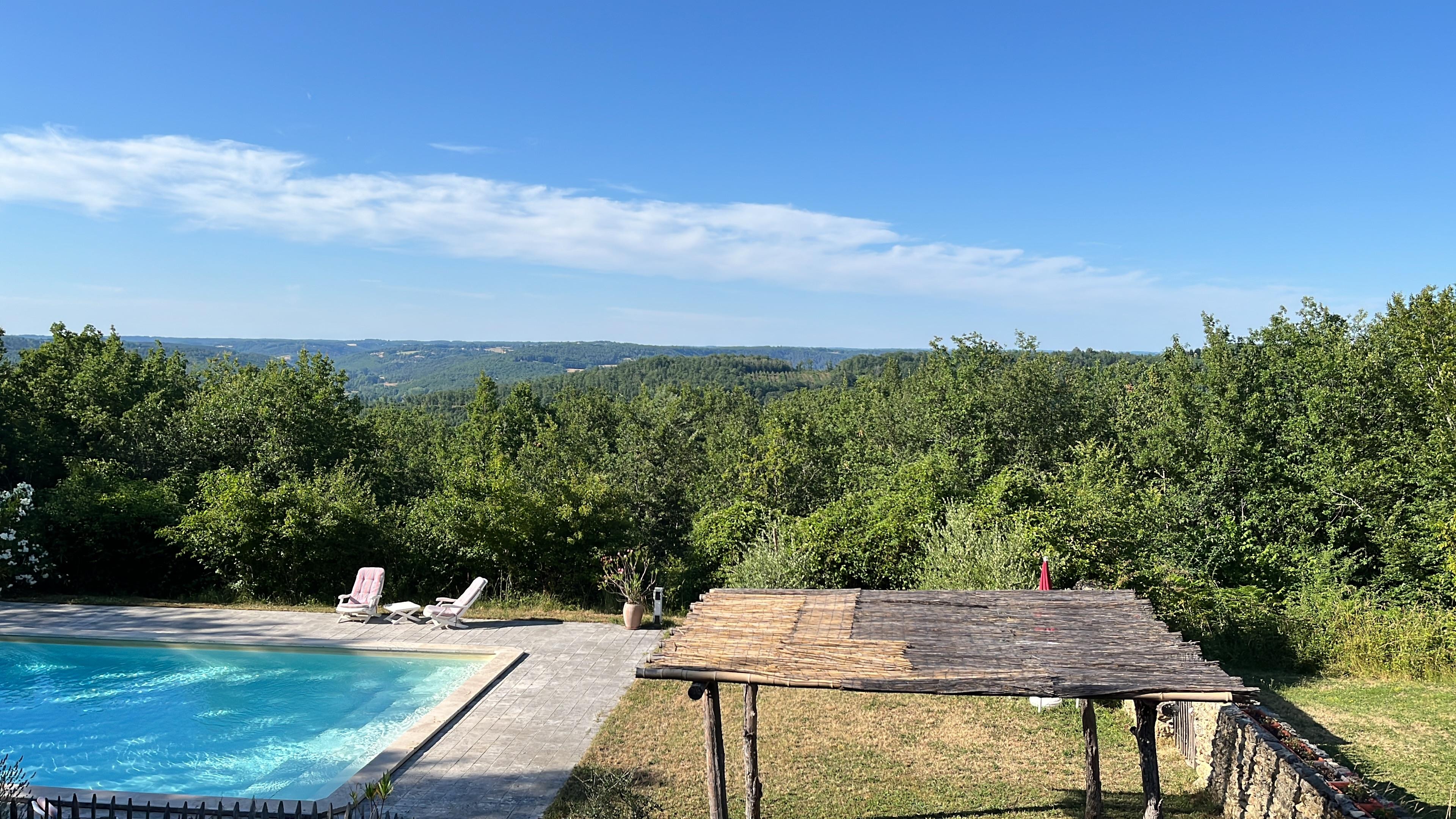 La piscine et son coin à l’ombre