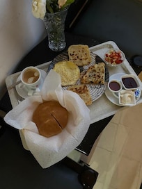 Breakfast in the room