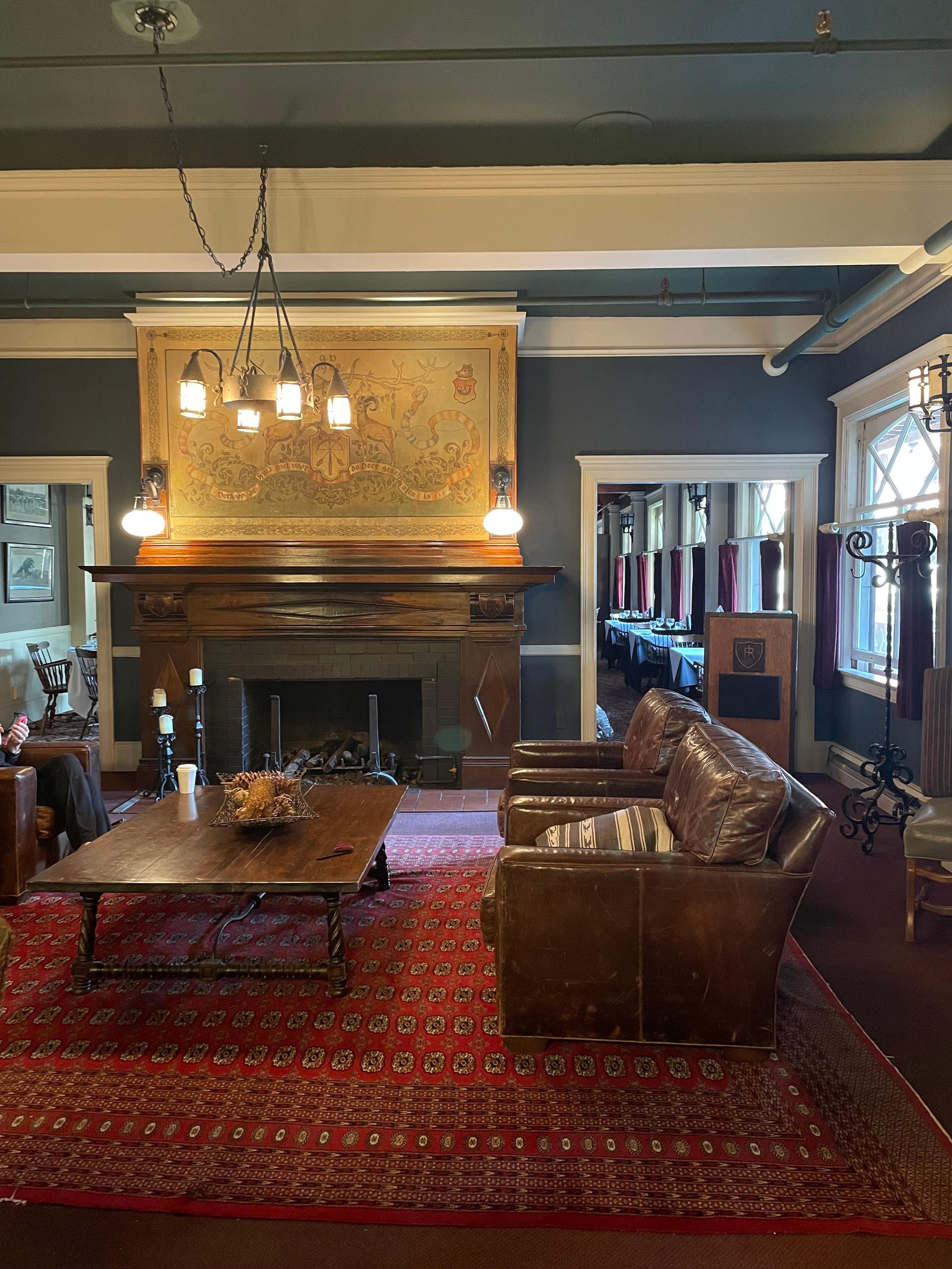 Sitting area between lobby and dining room.