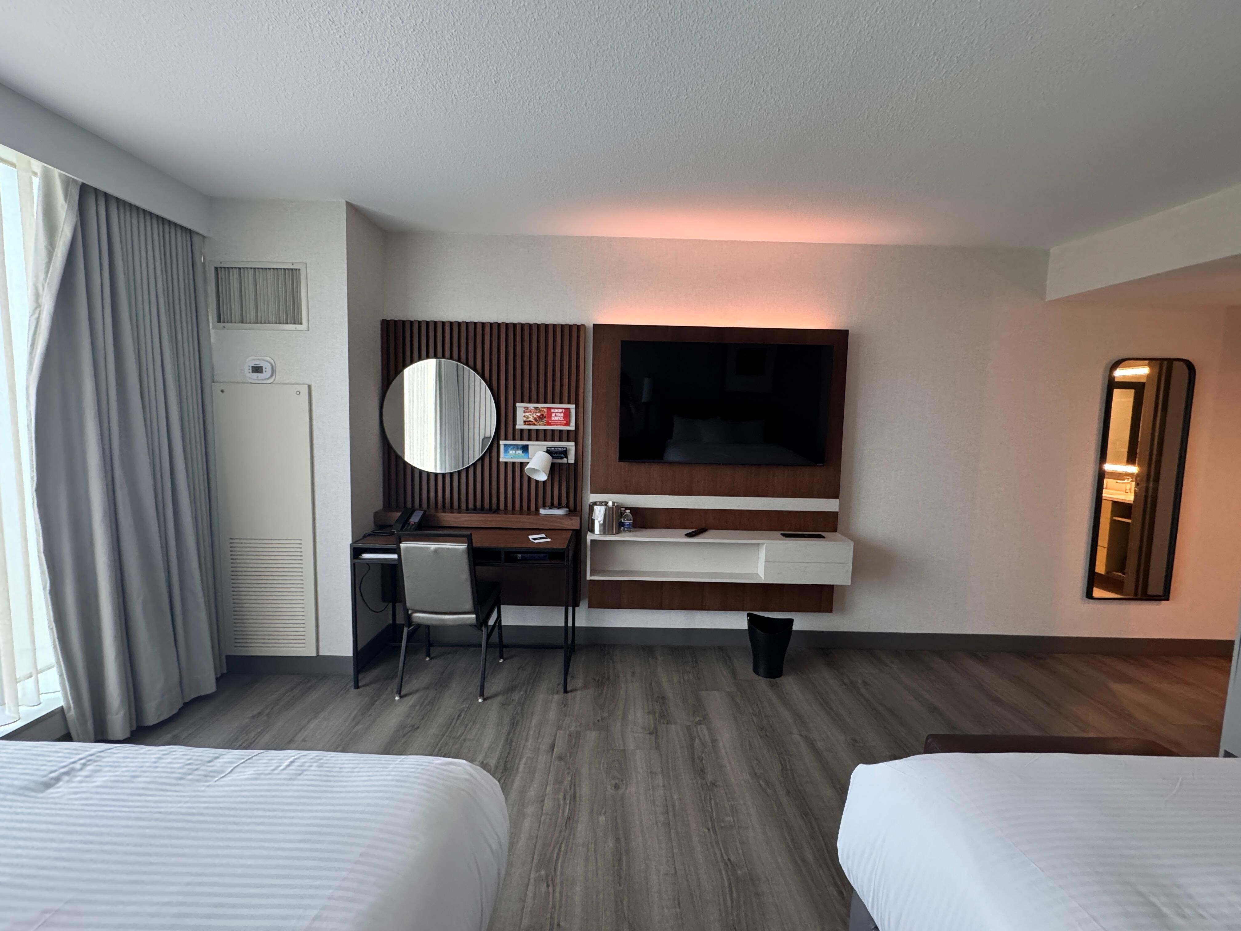 2 queen room