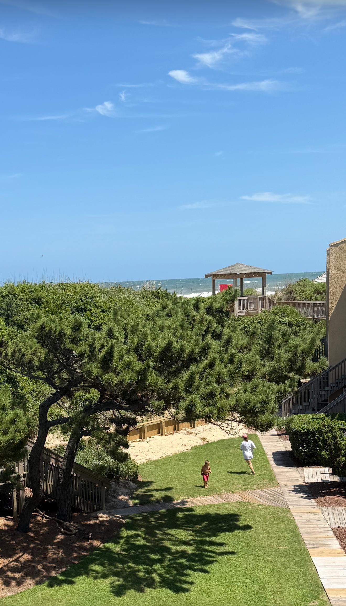 Ocean views on either side of master deck