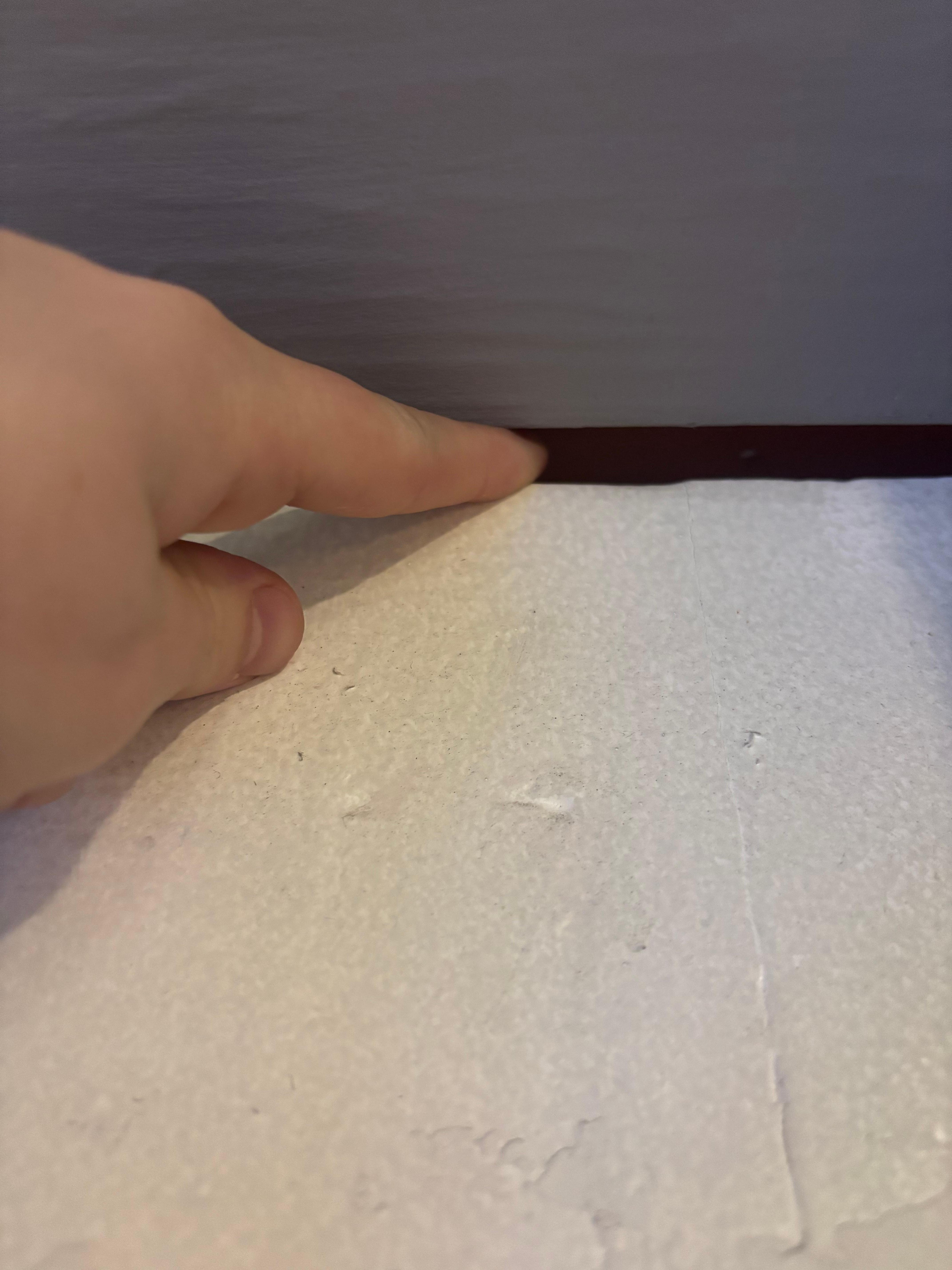 Showing the gap in the door