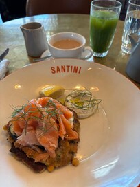 オーダー制の朝食、食べたいものが無くて非常がっかり、これはサーモン