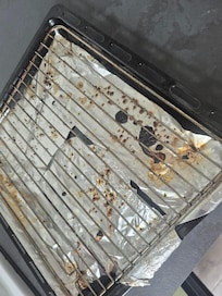 Grill pan left by previous user