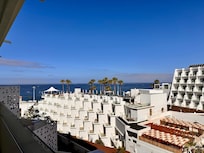 1st Floor Sea View - Day