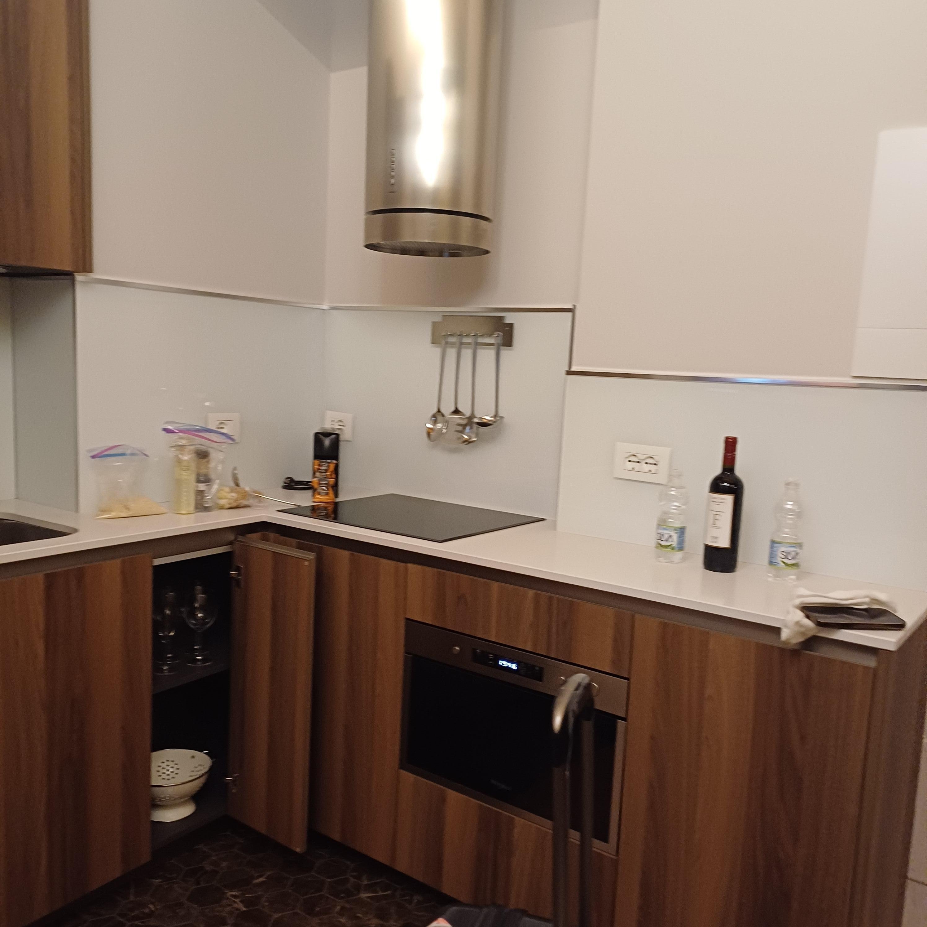 깨끗하고 넓은 주방