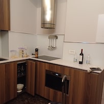 깨끗하고 넓은 주방