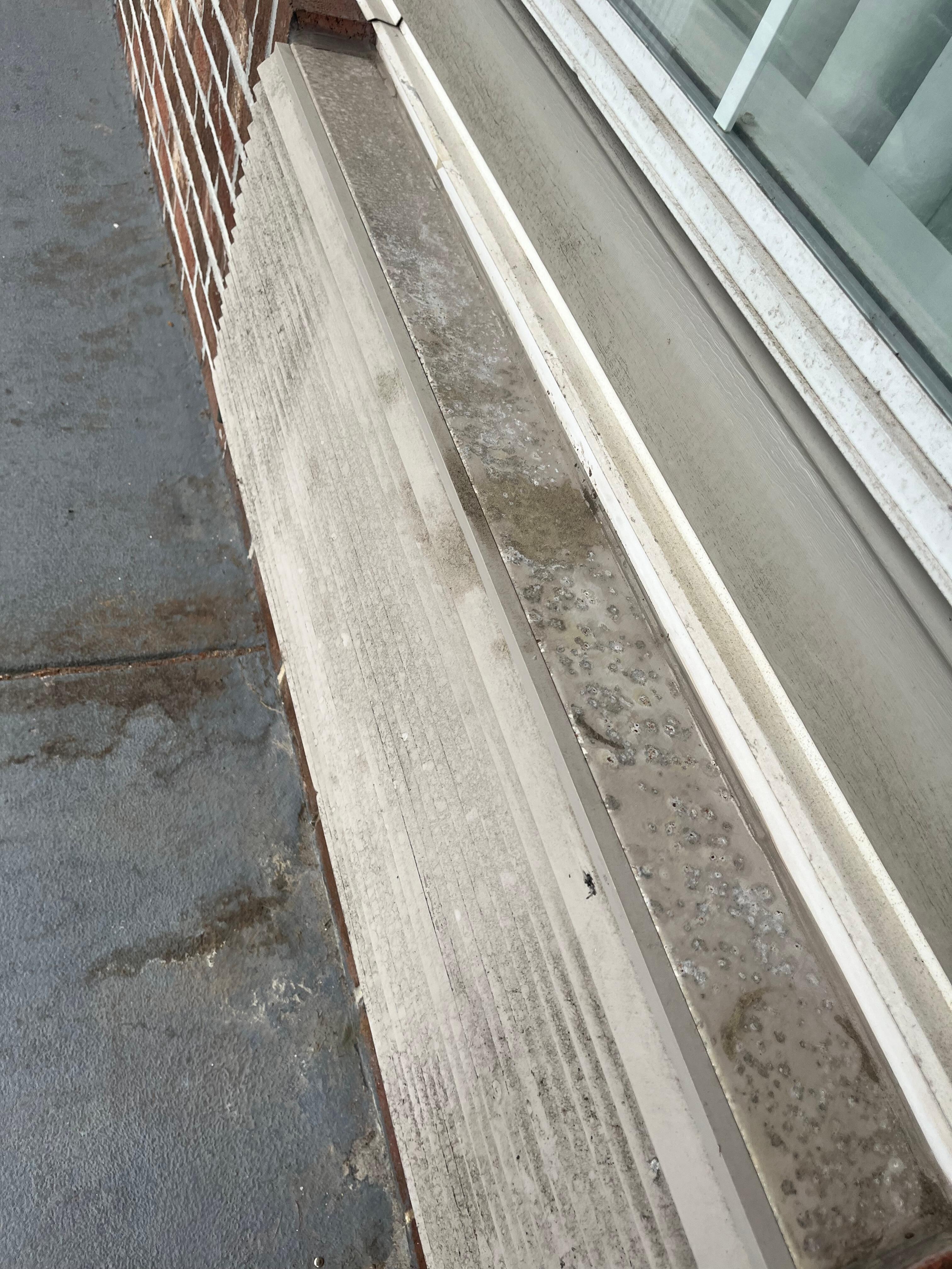 Rusty and dirty filter AC releases smelly odor in the air.