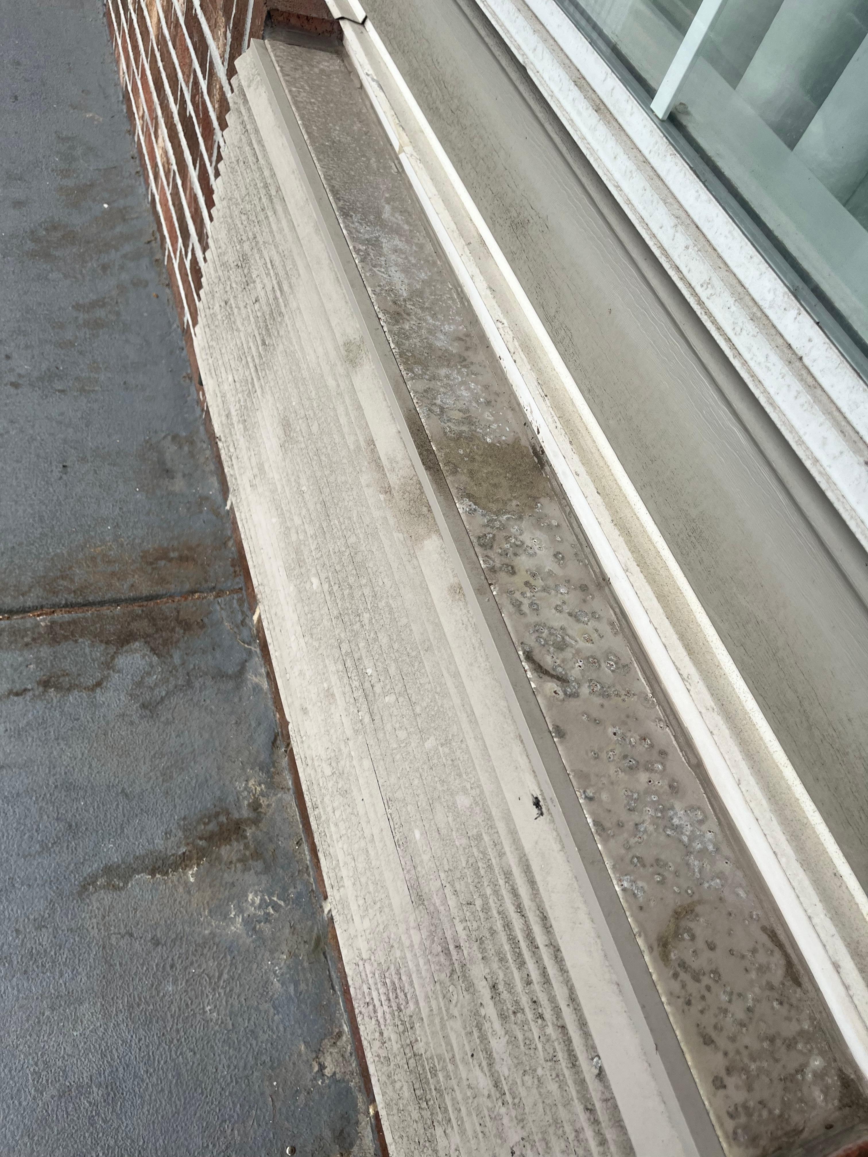 Rusty and dirty filter AC releases smelly odor in the air.