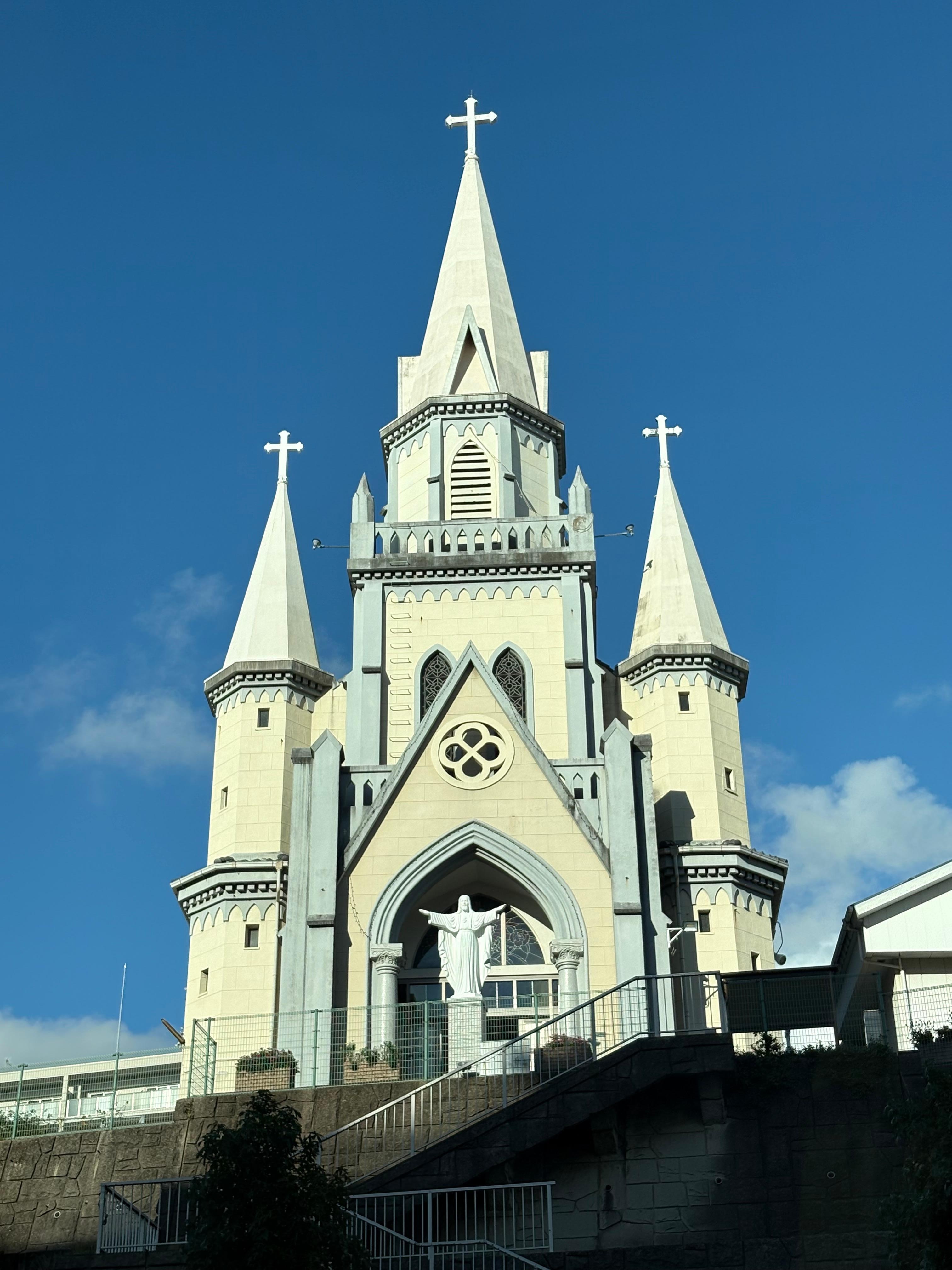 こちらの教会は徒歩5〜6分