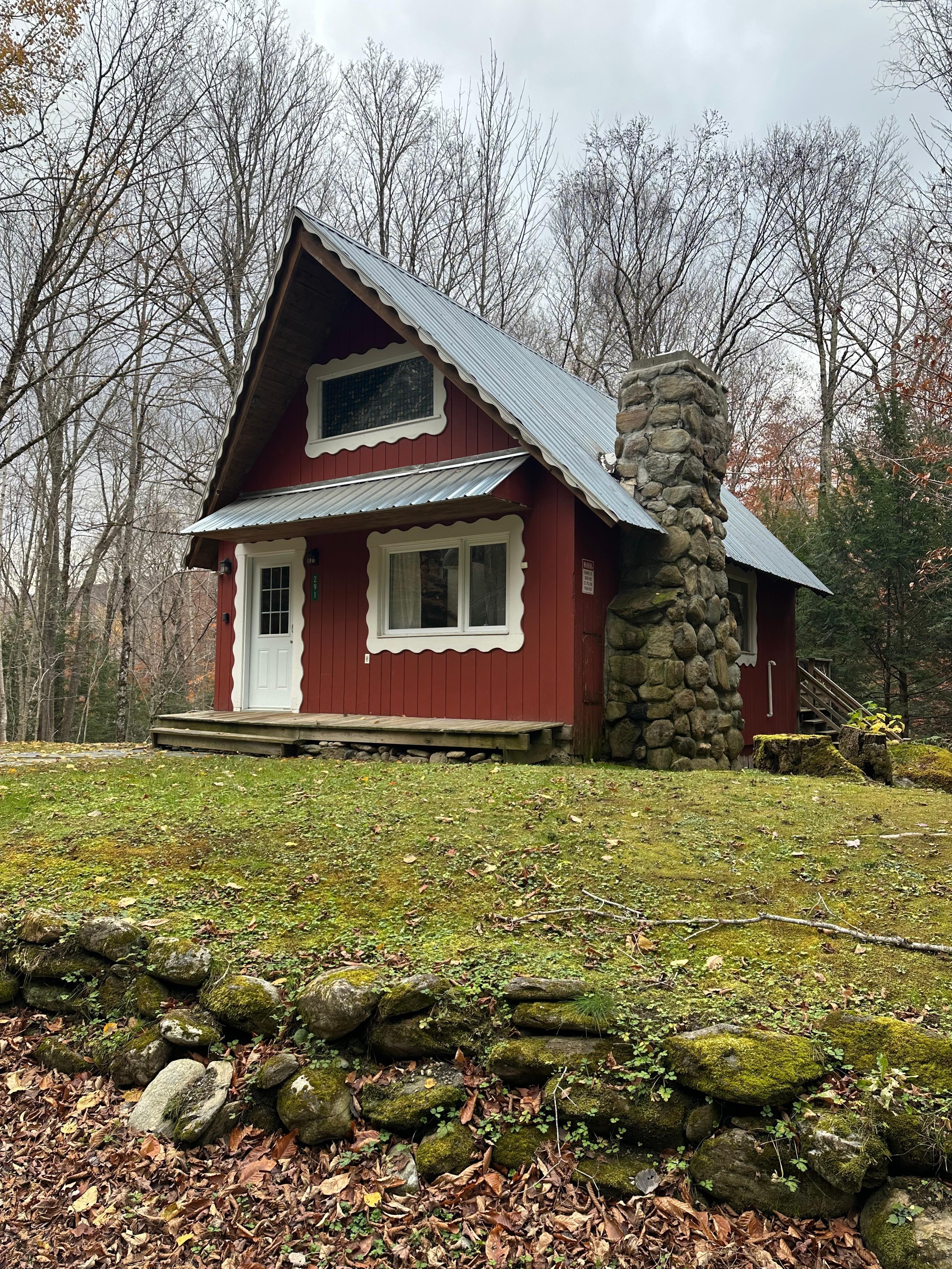Front of chalet from the street 