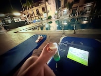Late evening chilling using the free WiFi and having a free drink