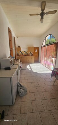 La cuisine et au rez-de-chaussée
Et les chambres a lâĂ©tage