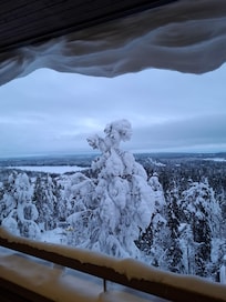 Maisemat parvekkeelta.