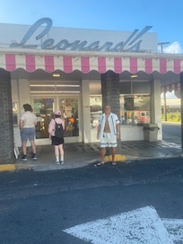 Leonard’s donut shop is the best