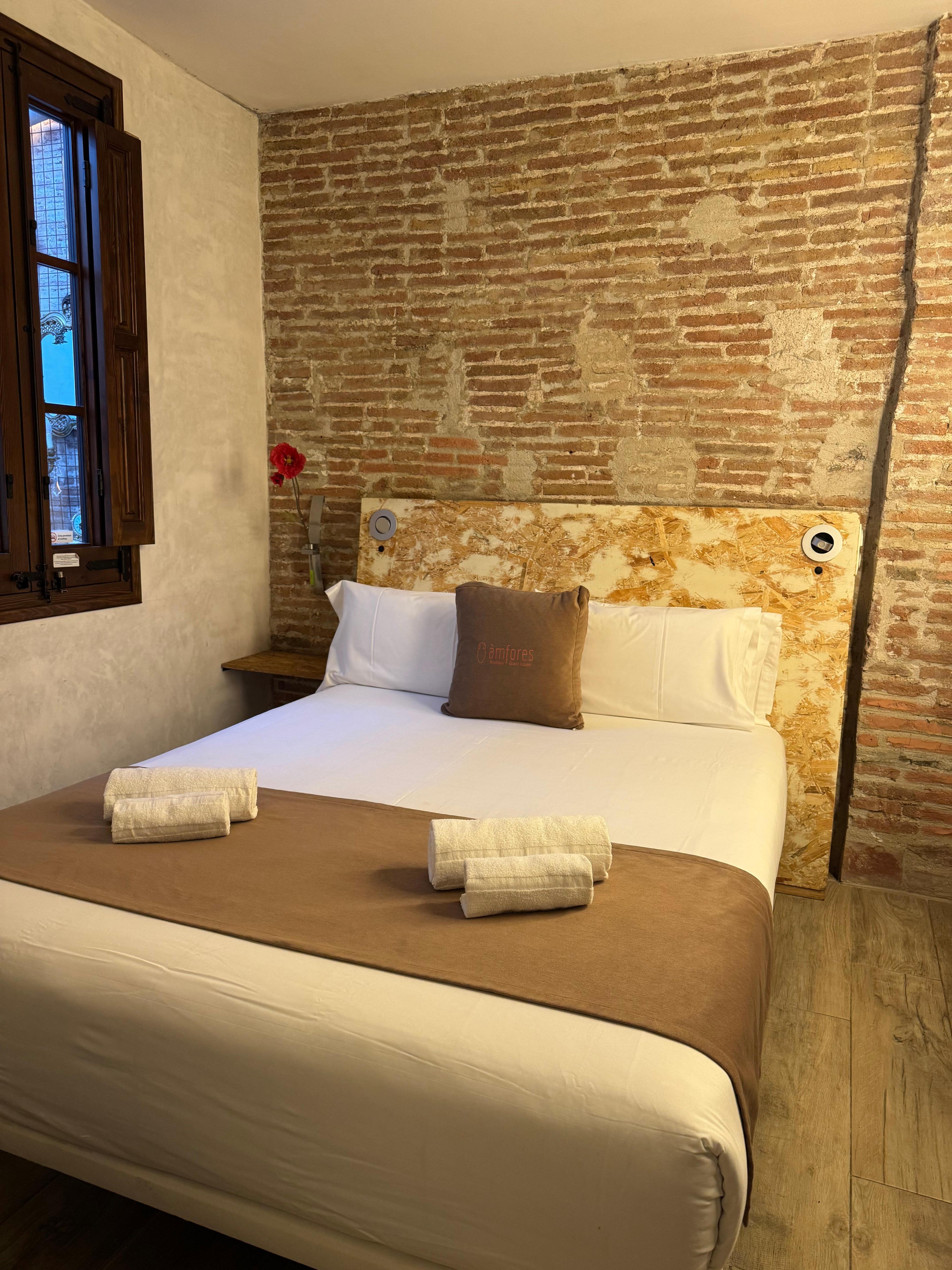 Habitación limpia y ordenada 