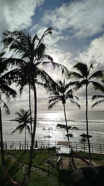 Acordar e ver o mar brilhando pelo reflexo do sol, não tem preço!