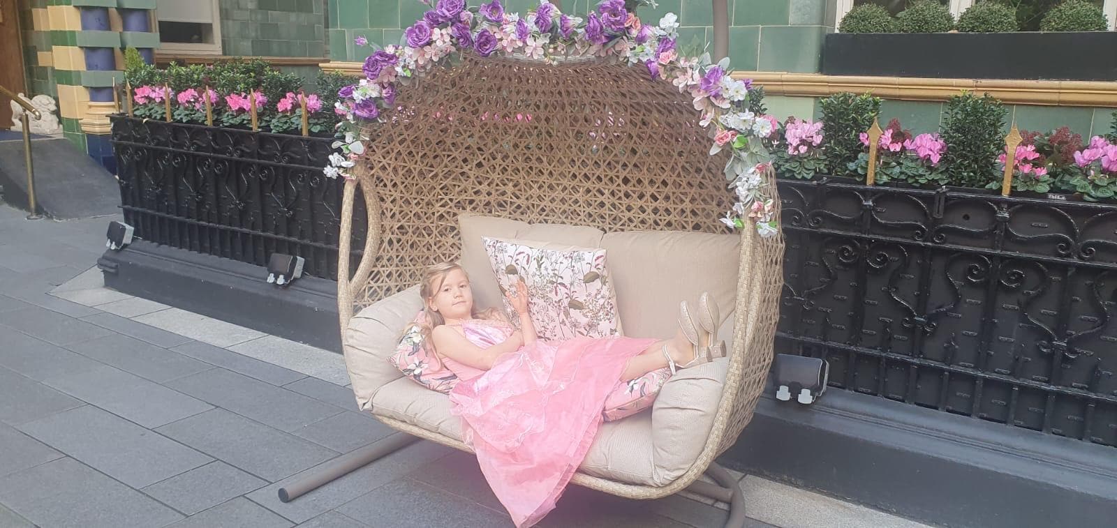 The princess waiting to go to the theatre