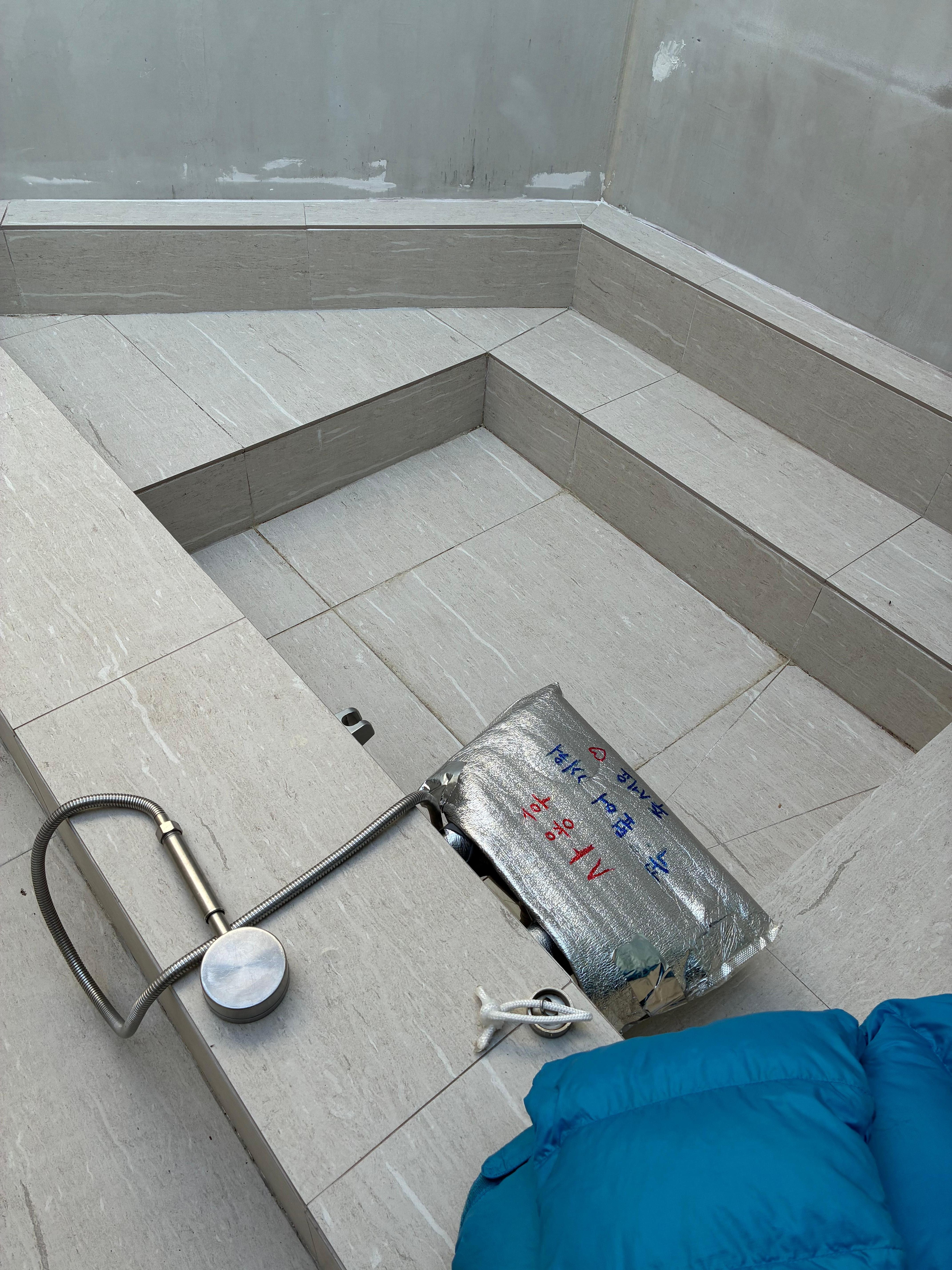 It took 2 hours to fill the tub not because it deep and wide but because the water pressure is so weak