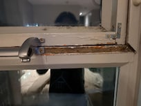 The other decaying window.