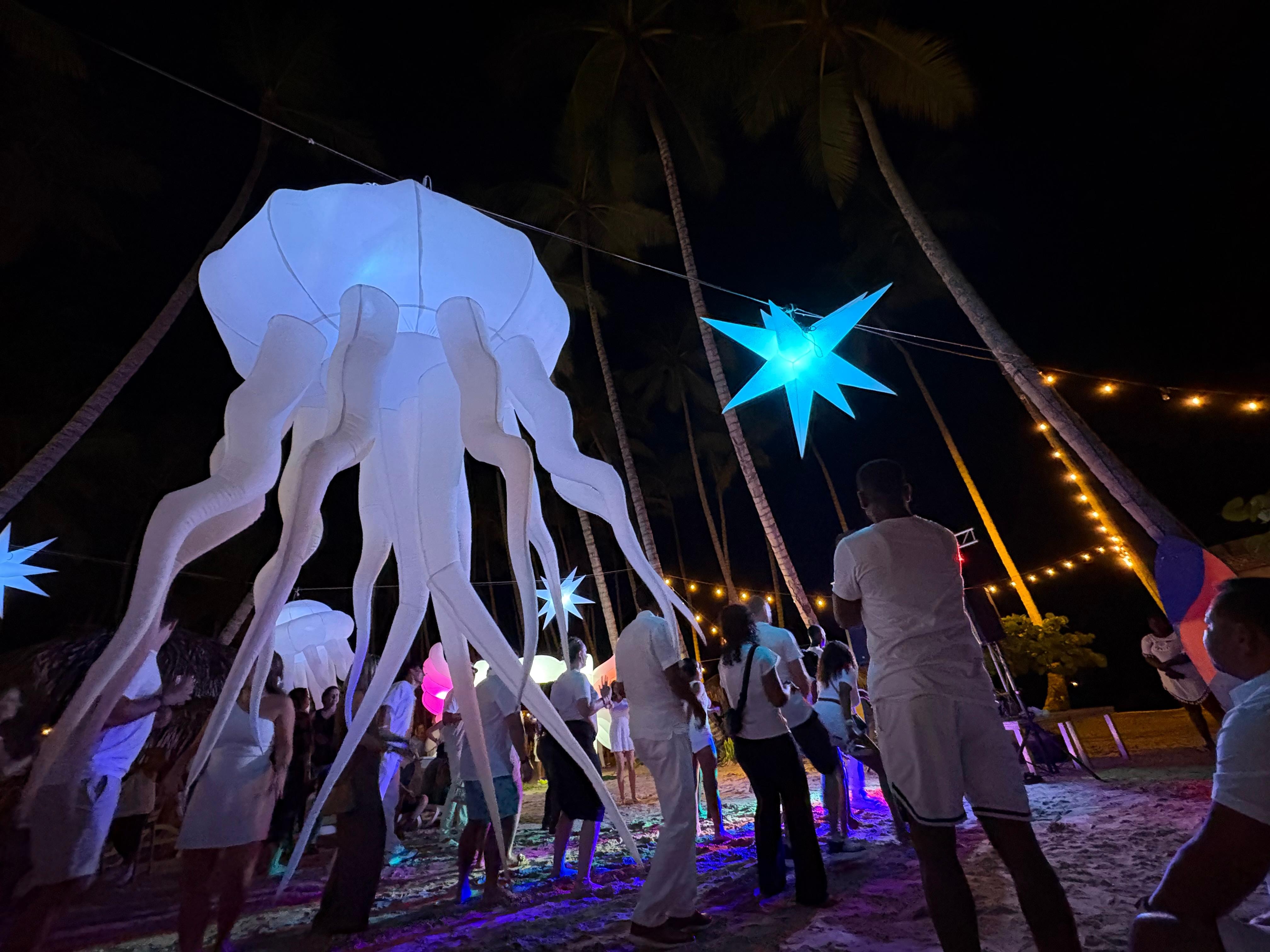 White beach party on Saturday 