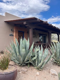 Front porch Hepburn Casita
