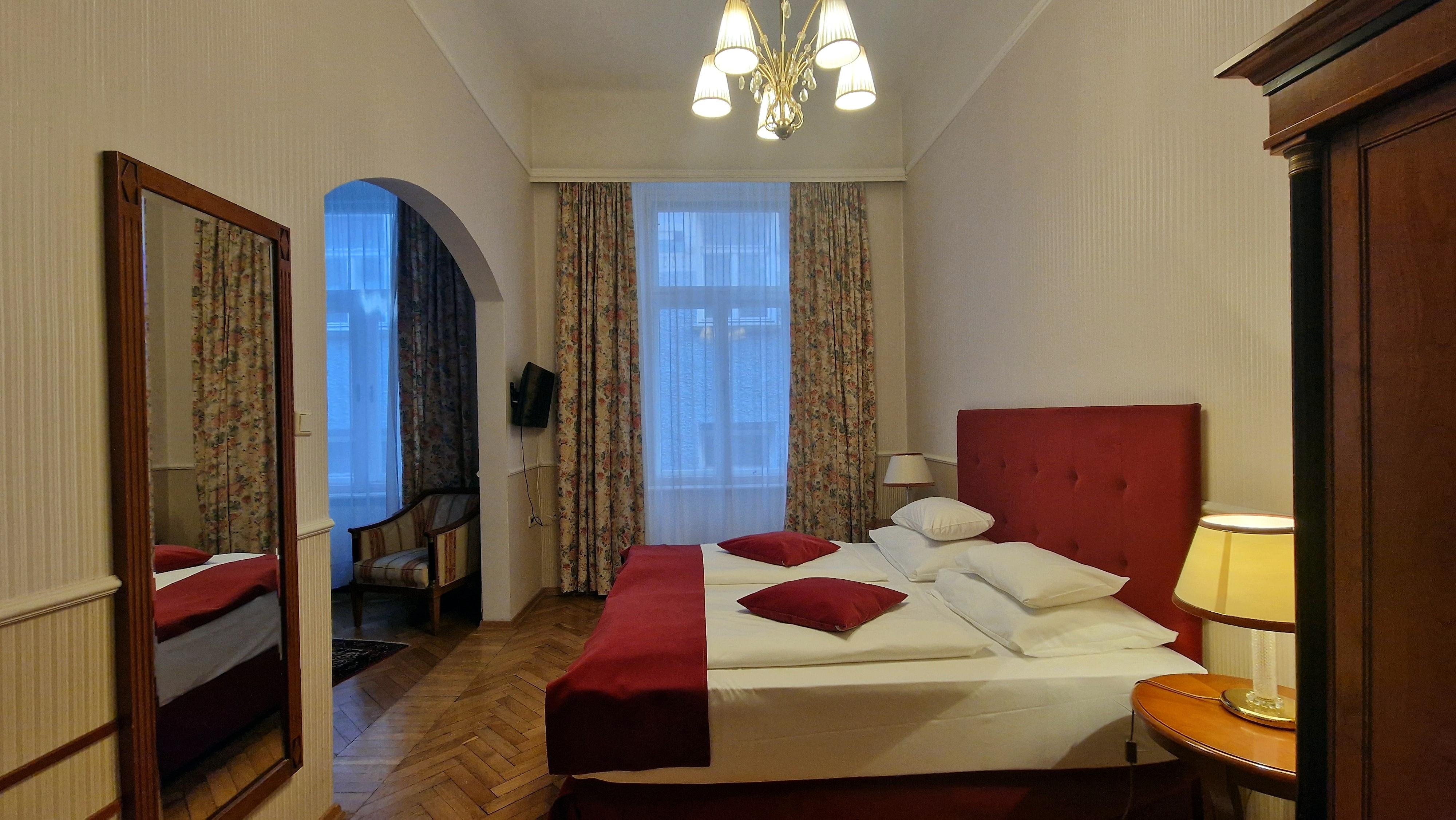 room 117 (all the pics)