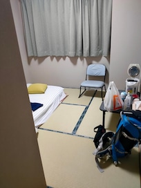 畳も壁も綺麗です。