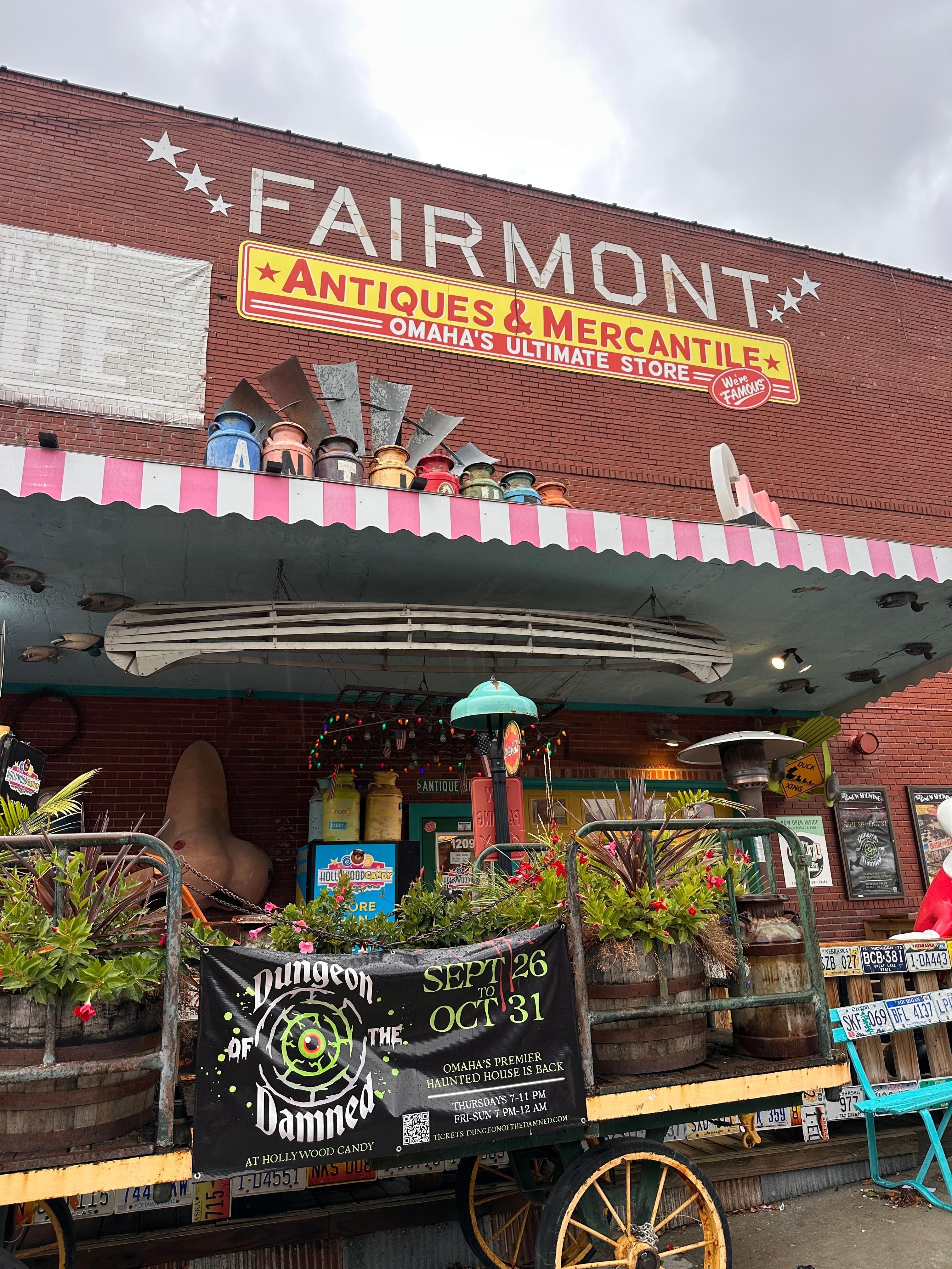 Awesome pinball museum/candystore/market nearby. A must see!!!!