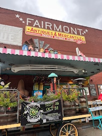 Awesome pinball museum/candystore/market nearby. A must see!!!!