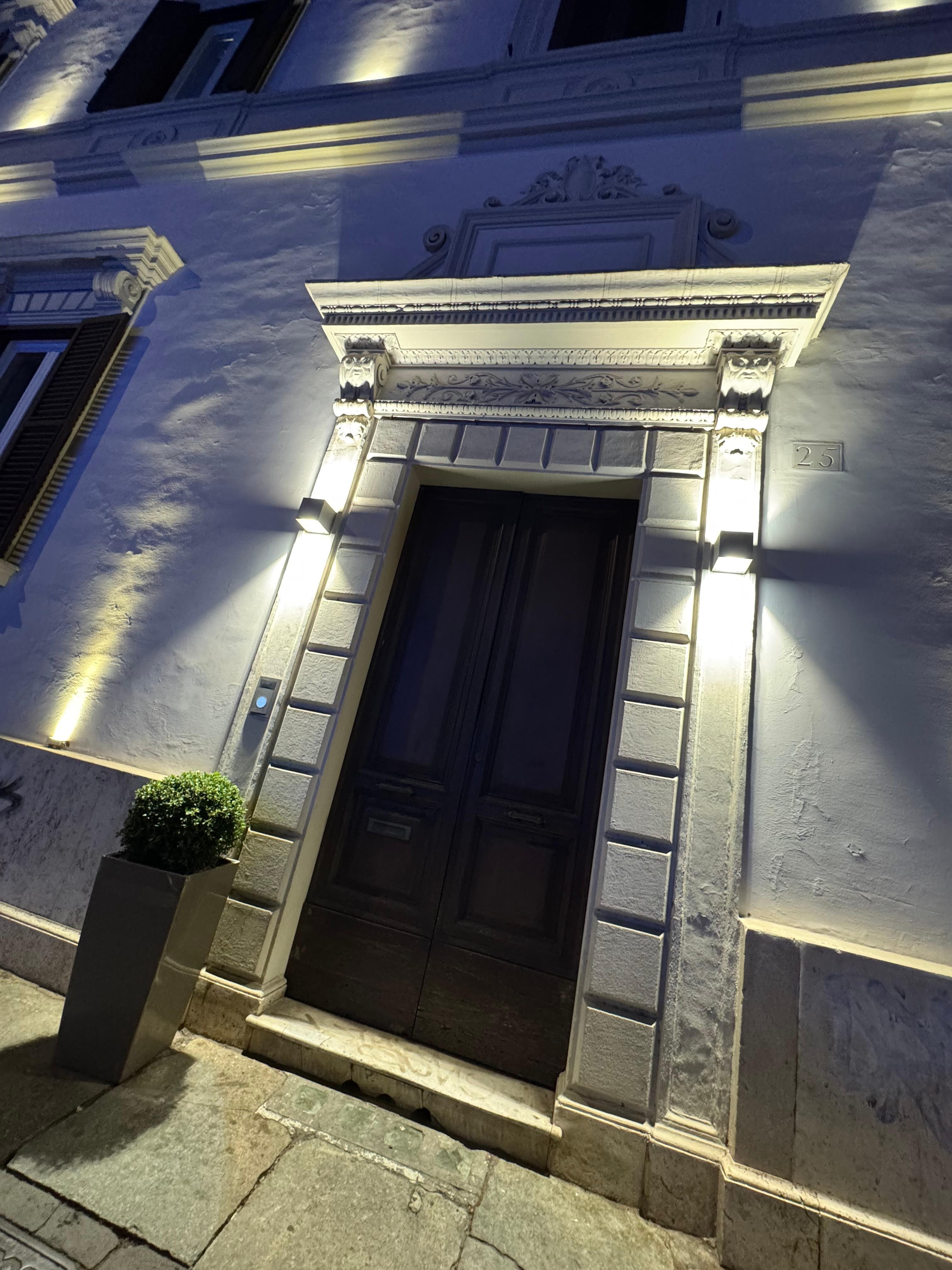 The building is beautiful 