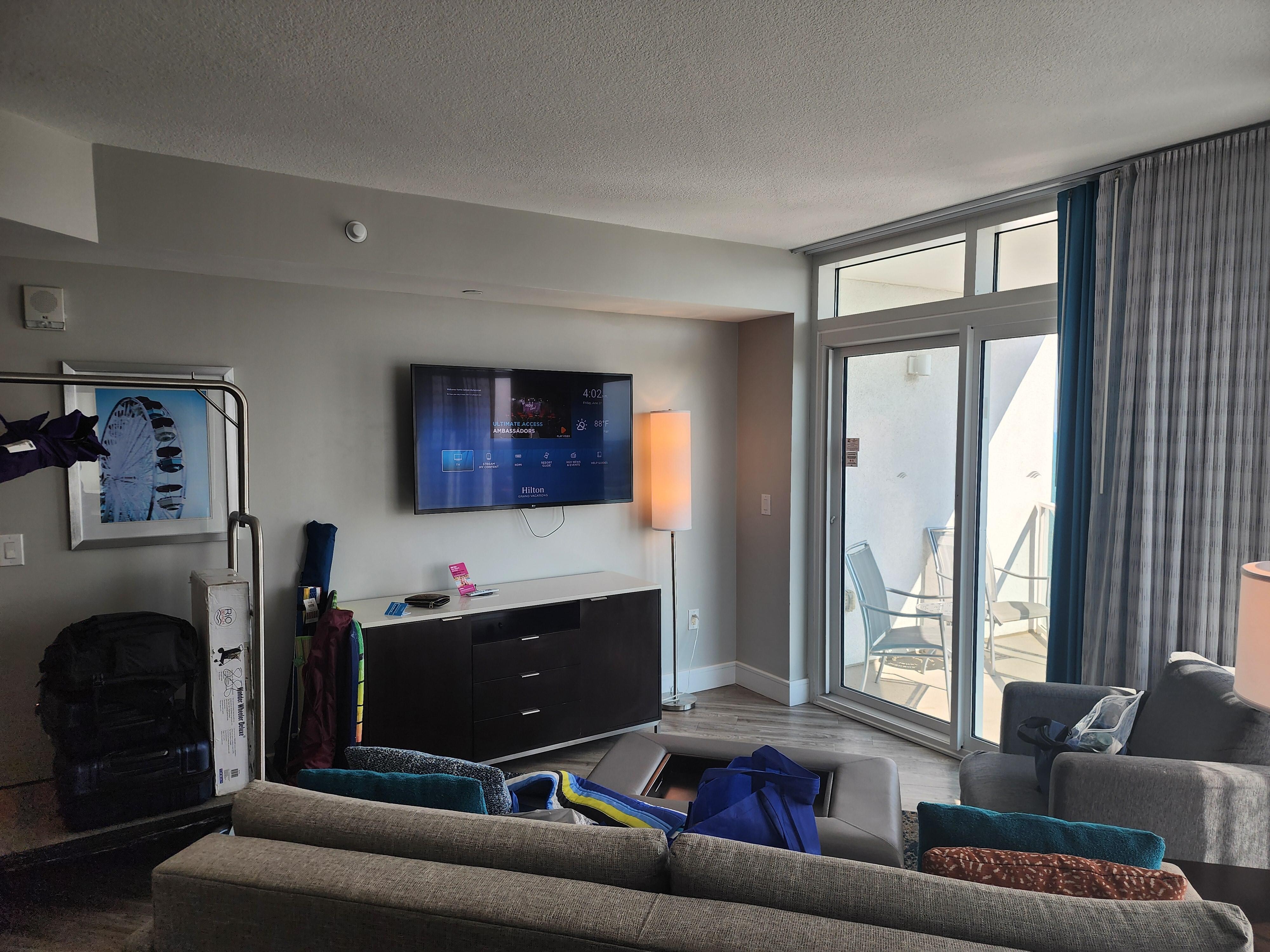 Living room  /balcony  16 floor 