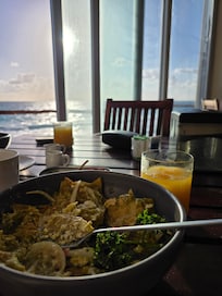 En el restaurante del hotel.