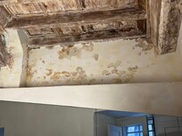 Wasserflecken im Schlafzimmer