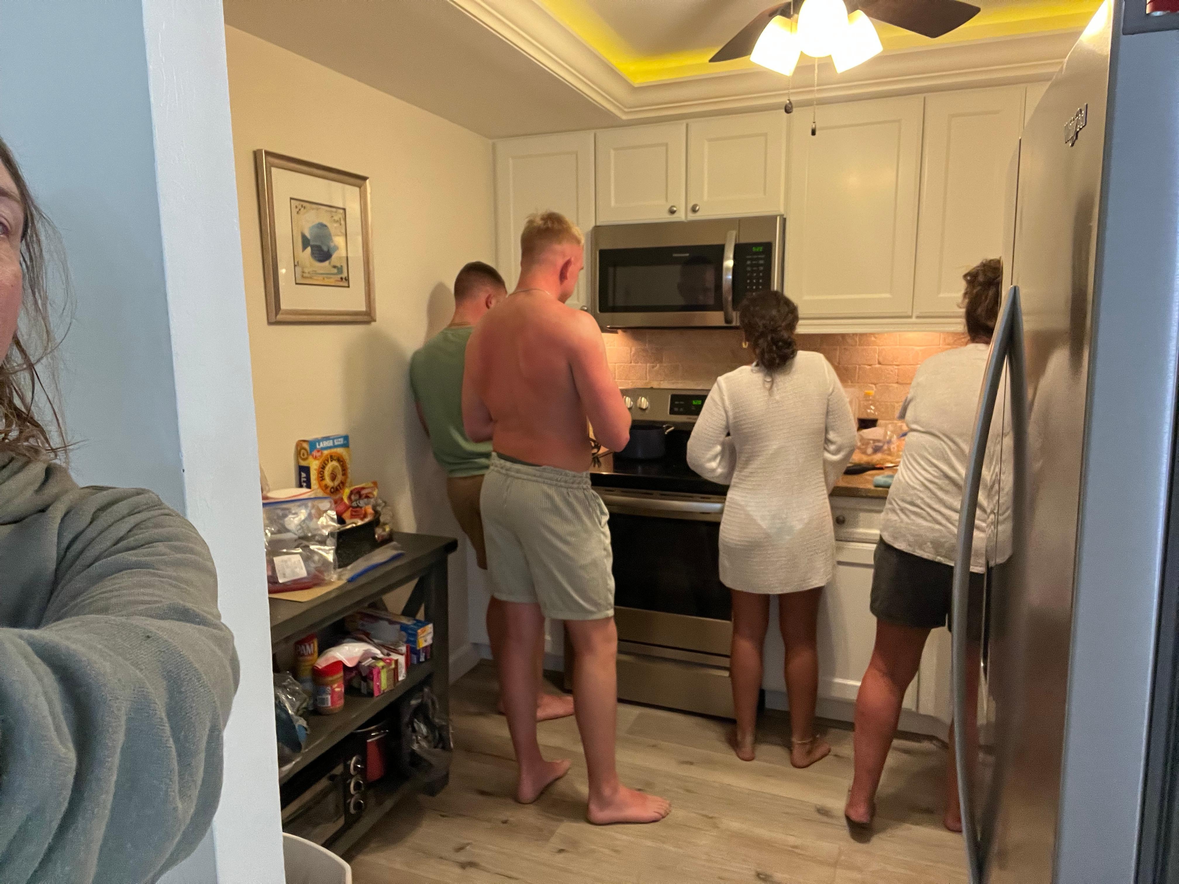 Kitchen small for more than two people it fully equipped 