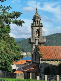 Kirche oberhalb vom Marktplatz.