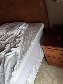 Cheap mattress pad that doesnât fit.