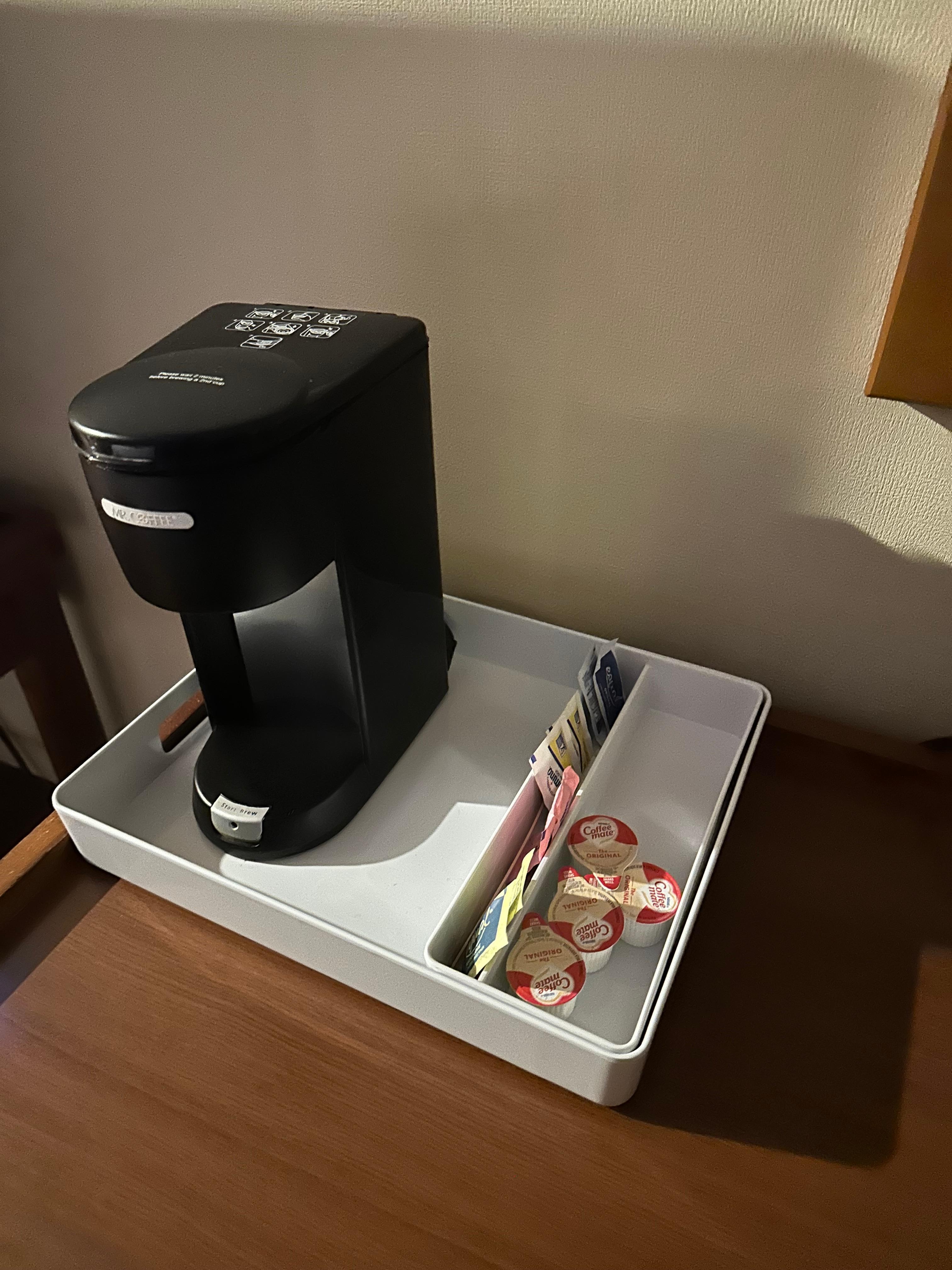 No coffee or coffee cups