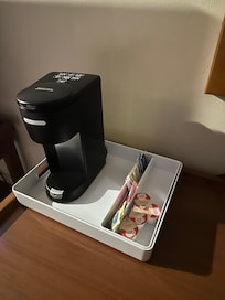 No coffee or coffee cups