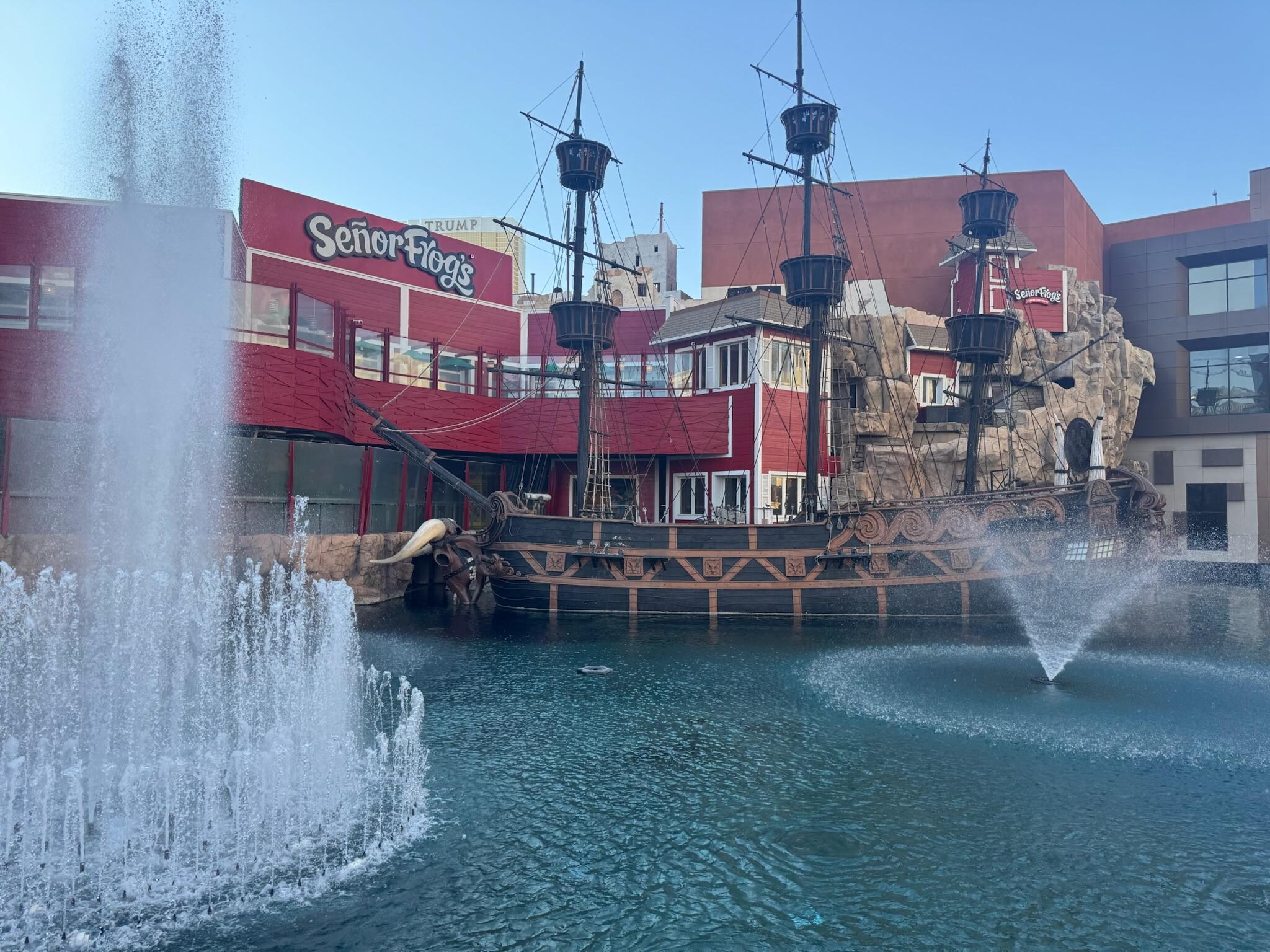 Pirate ship 