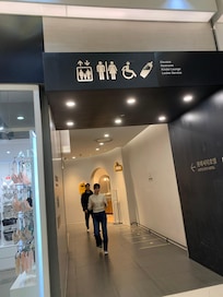 ここからエレベーターで行けます